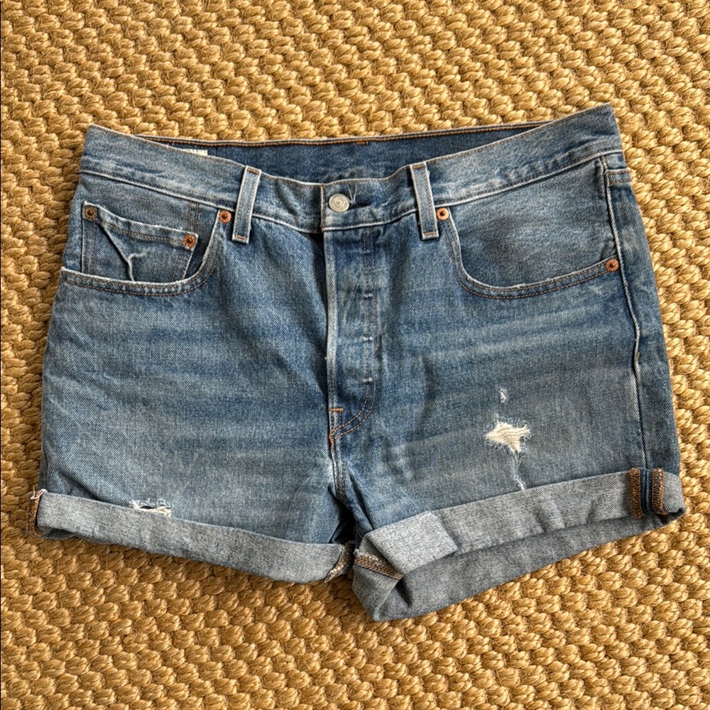 NWOT - Levi’s 501 Blue Jean Shorts with Cuffed Hem